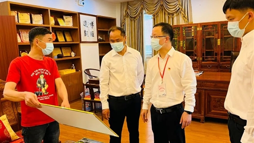 惠安縣委常委、組織部部長洪亞清蒞臨百裕集團研發(fā)中心調研指導工作