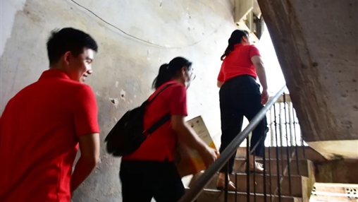 迎“七一”，送溫暖 | 百裕教育黨支部走訪慰問困難老黨員