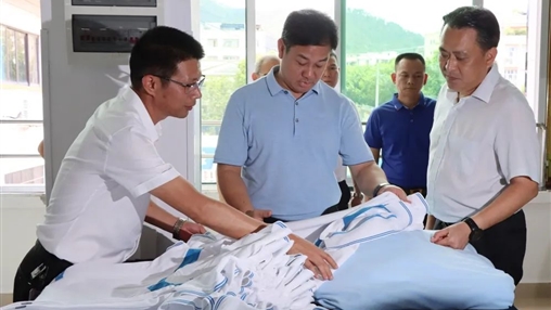 梧州市市委常委、統(tǒng)戰(zhàn)部部長何世恰蒞臨百裕集團調(diào)研指導